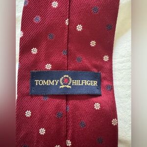 Tommy Hilfiger Red Floral Dot Tie – Classic Style